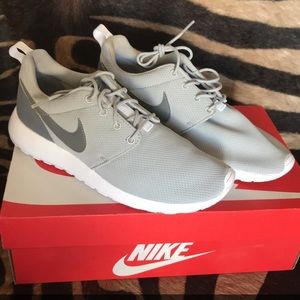 Nike tennis shoes